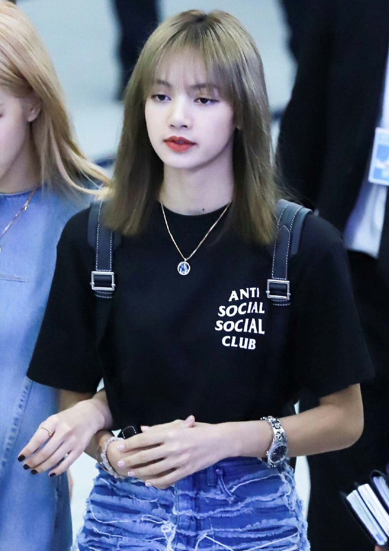 Blackpink Lisa Anti social club tshirt